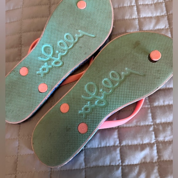 Lilly Pulitzer flip flops - Picture 2 of 3